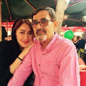 سارا منجزی و پدرش