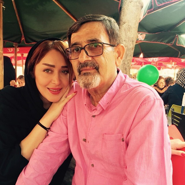 سارا منجزی و پدرش