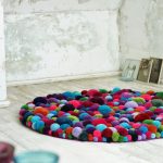 پادری با کاموا و گونی