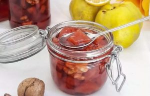 طرز تهیه مربای به با گردو