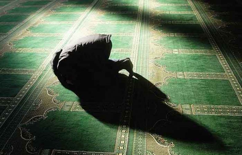 تعقیبات نماز ظهر