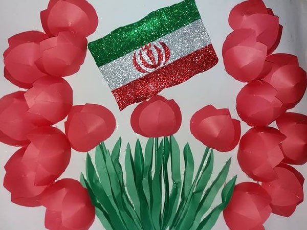 کاردستی ساده دهه فجر پیش دبستانی با گل لاله و پرچم