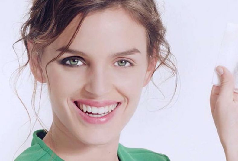 پاک کردن آرایش چشم