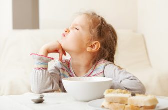 رفتار با کودک بد غذا