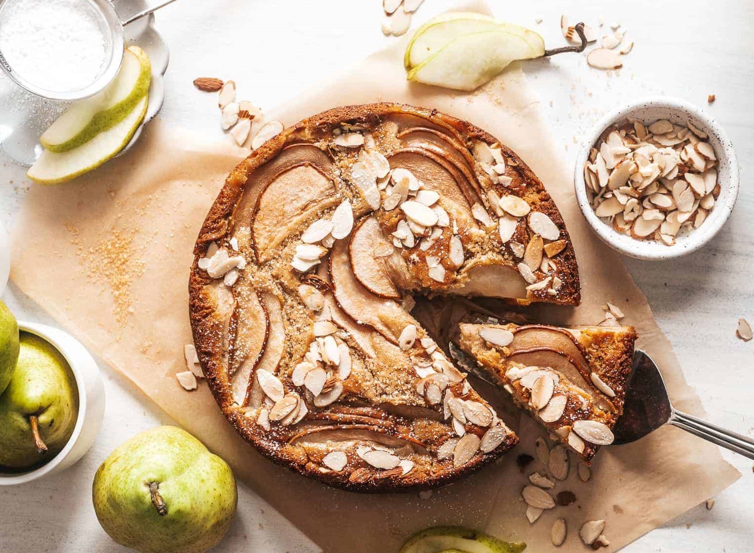 طرز تهیه کیک گلابی و دارچین