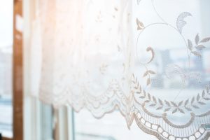 شستن پرده های توری