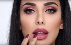 برجسته کردن لب بدون جراحی