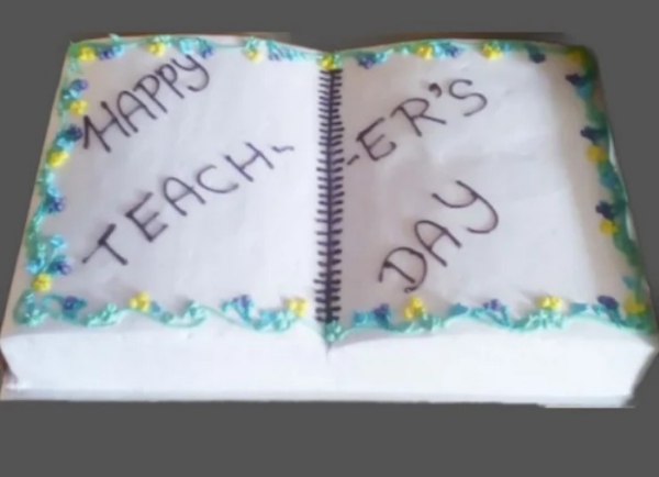 کیک روز معلم