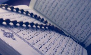 قرآن خواندن در زمان قاعدگی