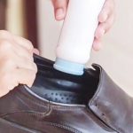 از بین بردن بوی بد کفش