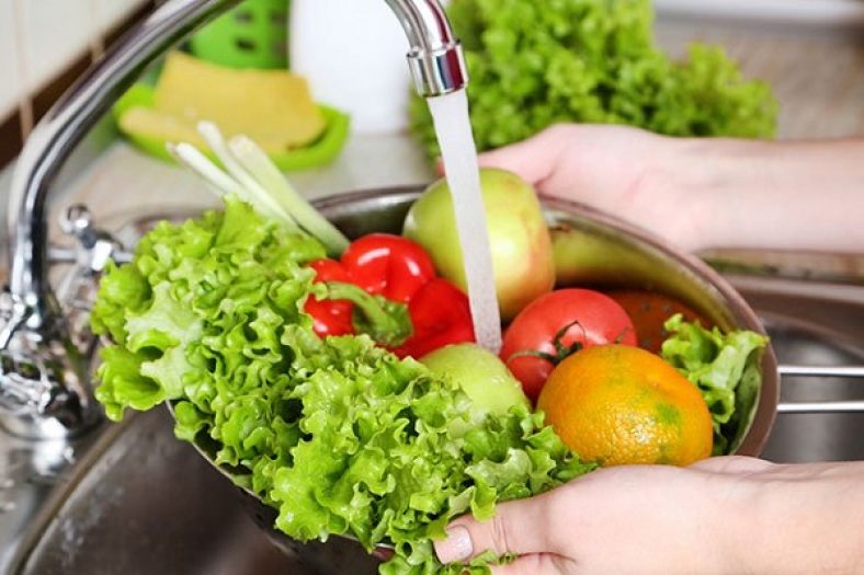 شستن سبزی و میوه با سرکه