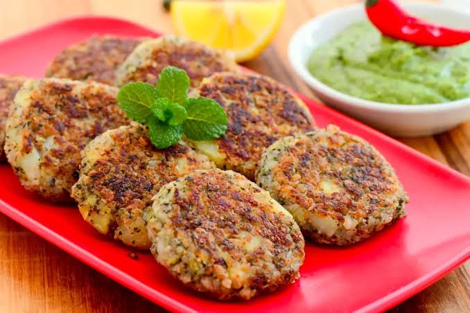 غذا با سوسیس پنیری - انواع غذا با سوسیس کالباس - غذا با سوسیس آب پز