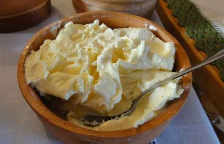 کالری سرشیر
