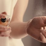 بهترین روش عطر زدن