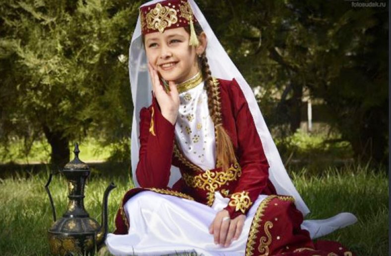 لباس محلی آذری دخترانه