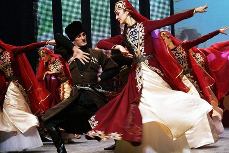 لباس محلی آذری
