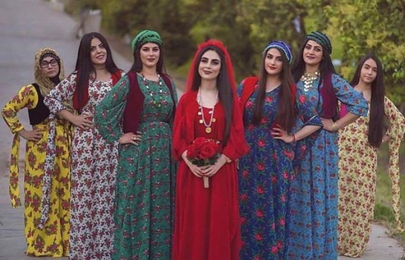 لباس کردی زنانه