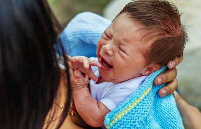 تنگی نفس نوزاد هنگام شیر خوردن