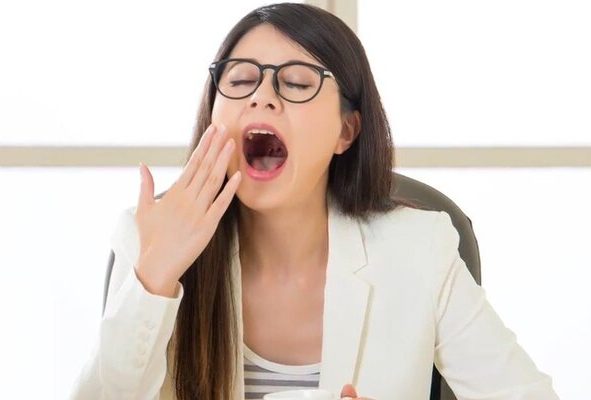 خمیازه کشیدن بعد از عمل بینی