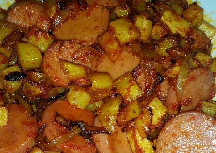 طرز تهیه خوارک سیب زمینی و سوسیس