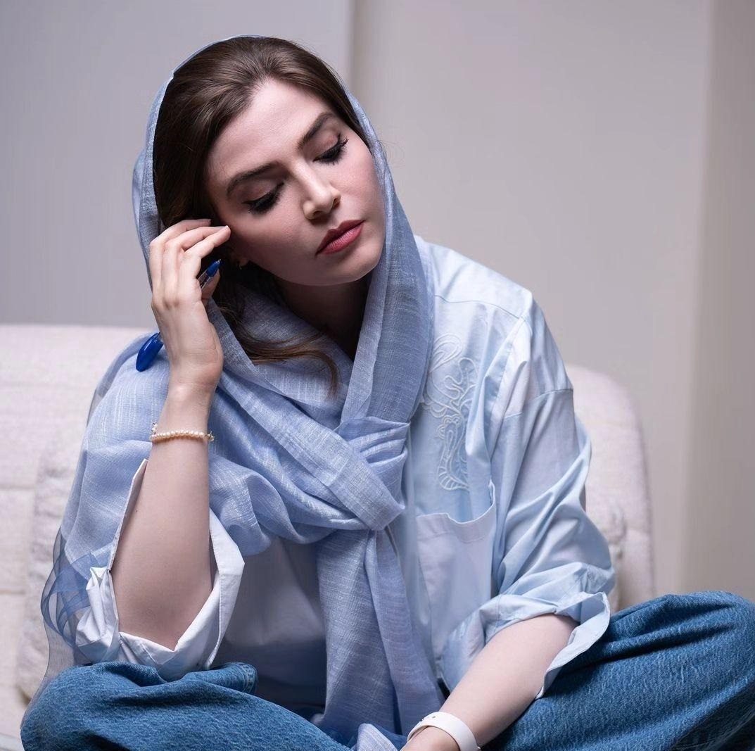 آوا دارویت بازیگر سریال وارش