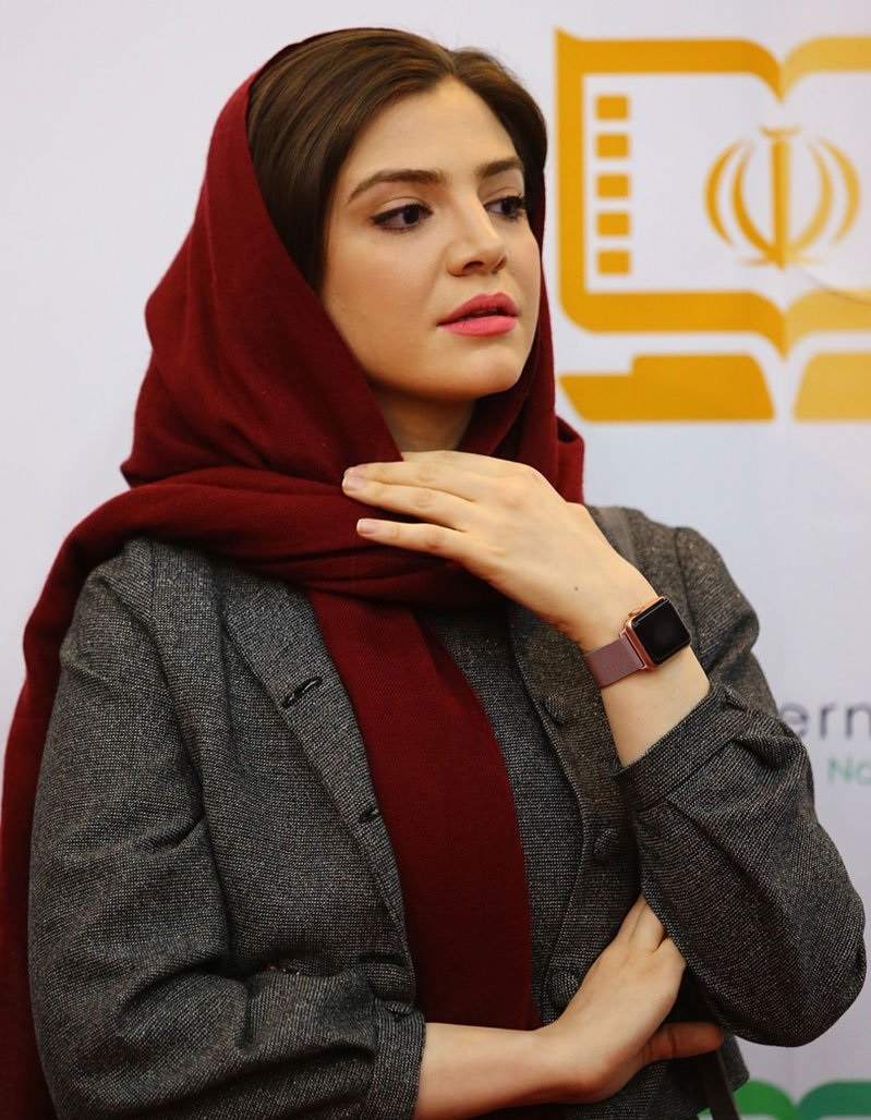 بیوگرافی آوا دارویت