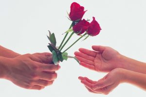 آداب هدیه دادن گل