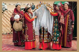 لباس ترکمنی زنانه