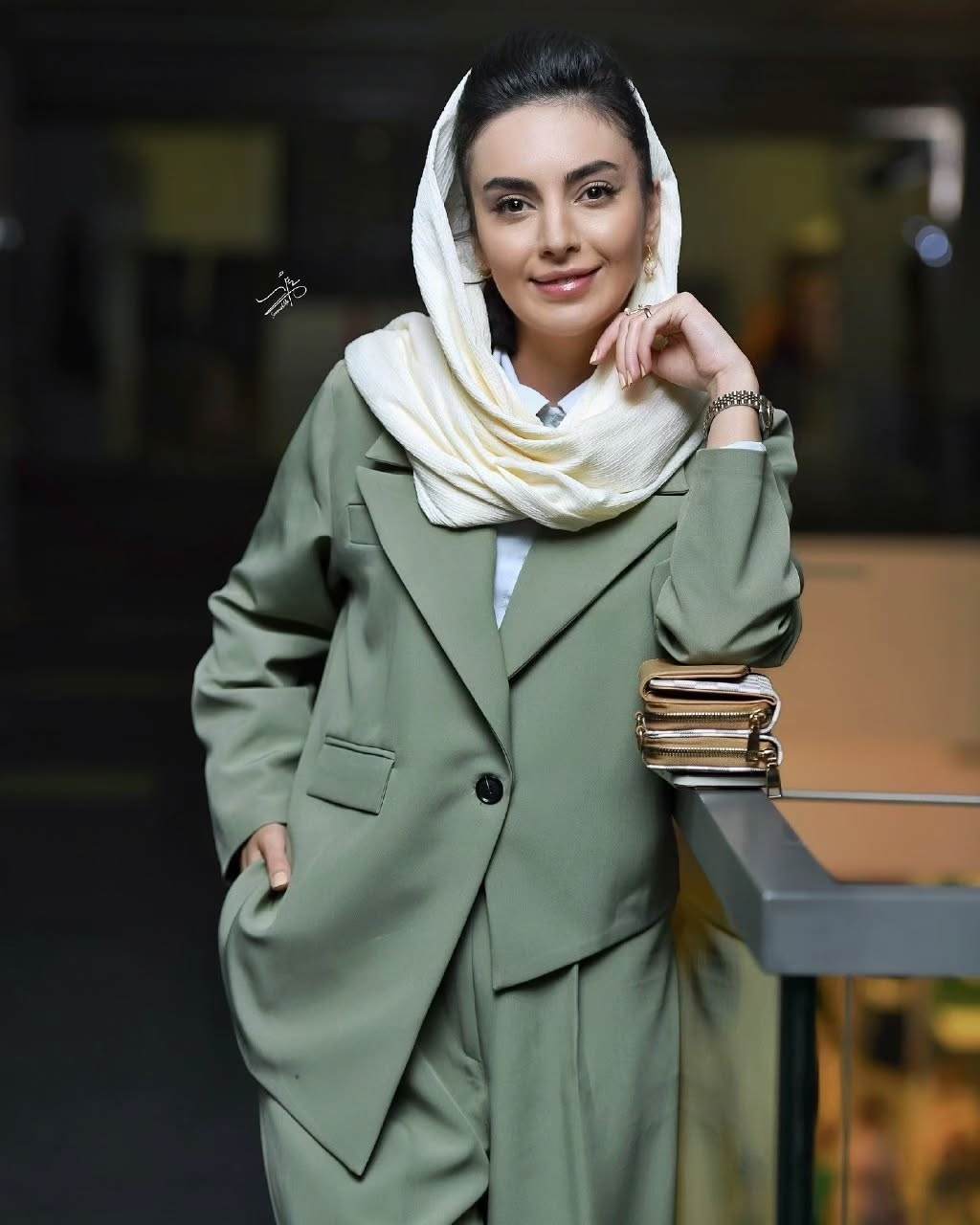 بیوگرافی مهشید جوادی