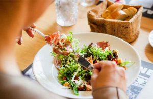 غذاهای مناسب برای افراد با طبع گرم و تر