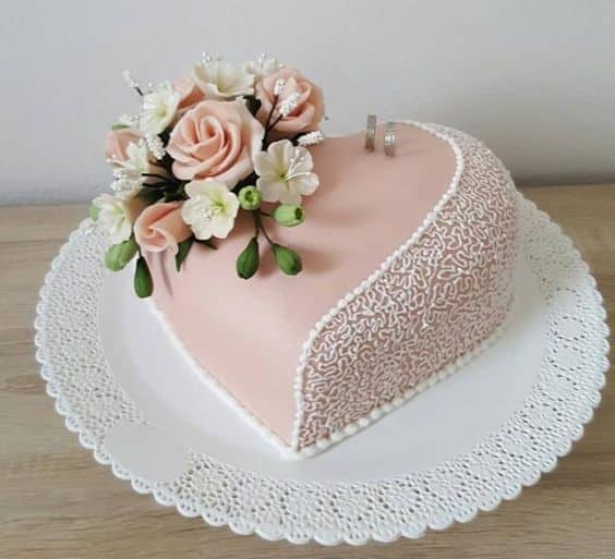 مدل کیک عروسی یا نامزدی یک طبقه به شکل قلب 