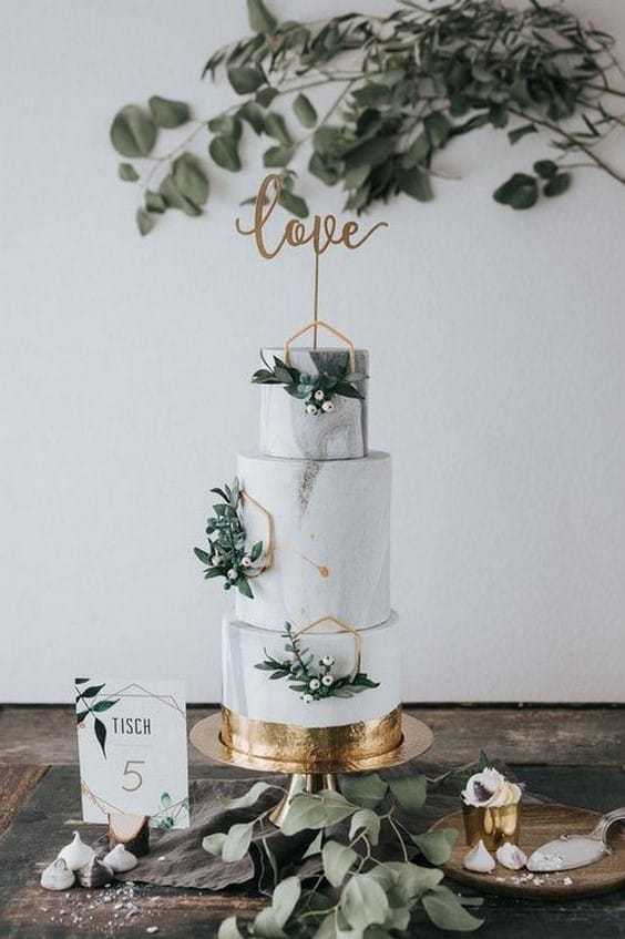 مدل کیک عروسی سه طبقه با تکینیک ماربل یا مرمر و حلقه گل
