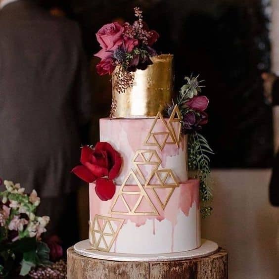 مدل کیک عروسی فوندانت سه طبقه 