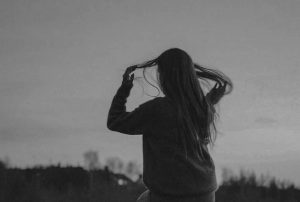 پروفایل سیاه سفید دخترونه