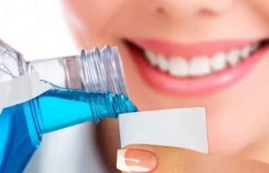 فواید استفاده از دهانشویه