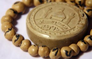 حکم خوردن تربت امام حسین