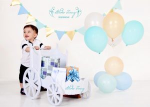 ژست عکس آتلیه کودک