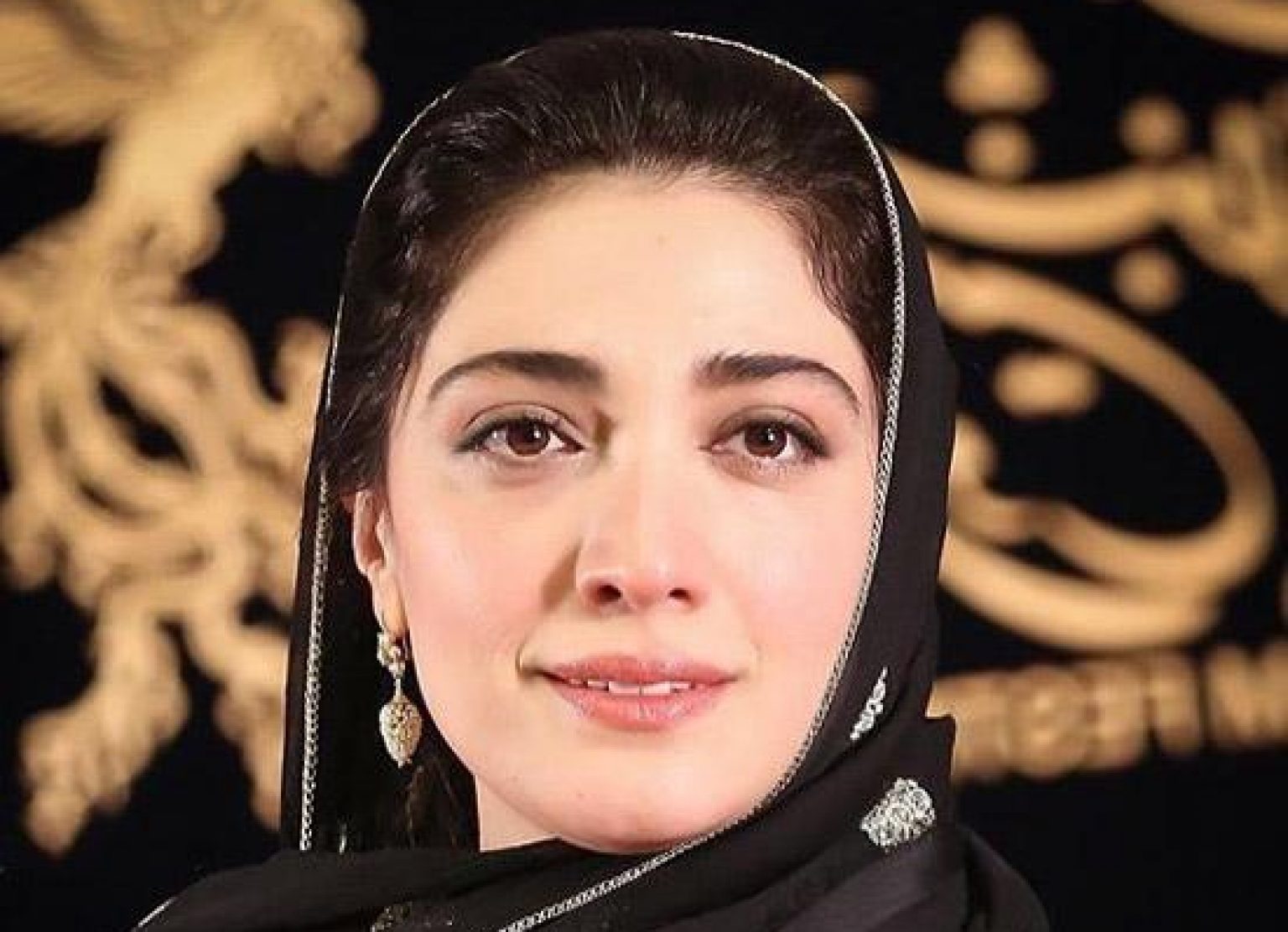 بیوگرافی مینا ساداتی بازیگر و همسر بابک حمیدیان - ستاره