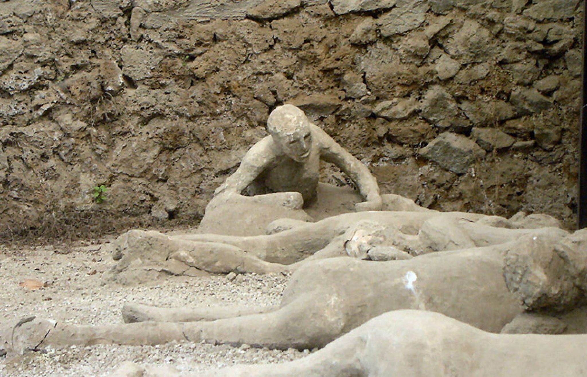 Люди из Помпеи застывшие