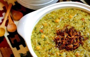 طرز تهیه آش سبزی شیرازی