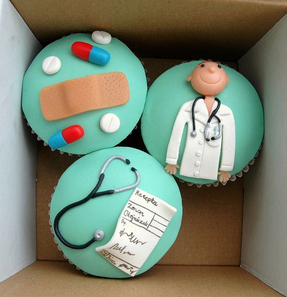 کاپ کیک برای تبریک روز پزشک شیک