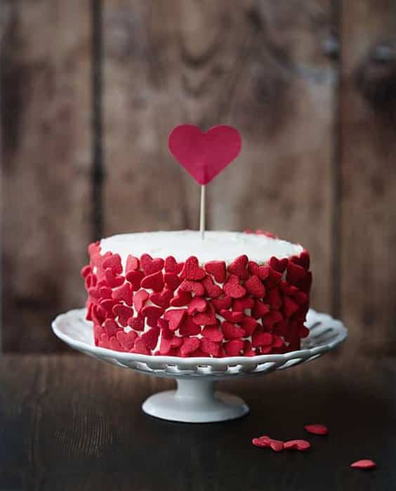 مدل کیک تولد دونفره ساده با تم عاشقانه