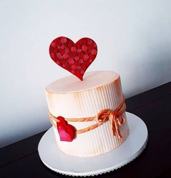 مدل کیک تولد دونفره با تم عاشقانه به شکل قلب