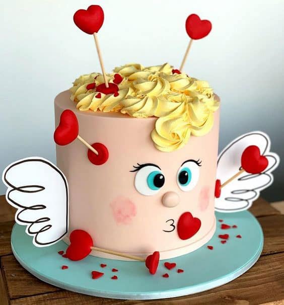 مدل کیک تولد دونفره خامه ای با تم عاشقانه کارتونی