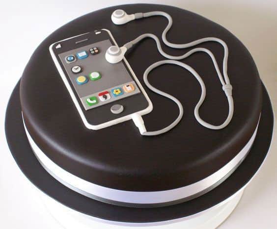 مدل کیک تولد مردانه با تم آیفون  