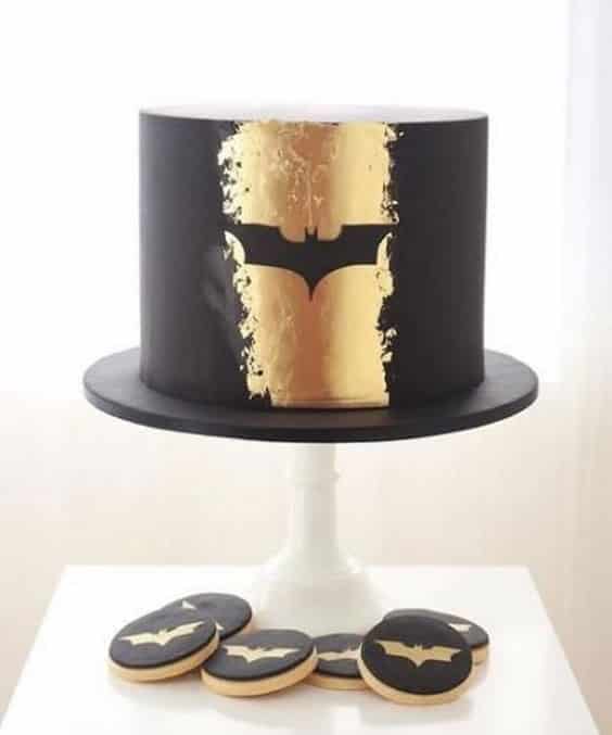 مدل کیک تولد مردانه با تم بت من ساده، شیک  