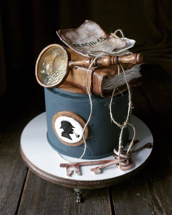 مدل کیک تولد مردانه لاکچری با تم شرلوک هلمز، کارآگاهی  