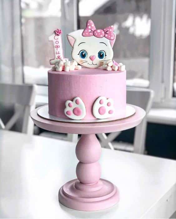 مدل کیک تولد دخترانه خامه ای عروسکی با تزیین 
