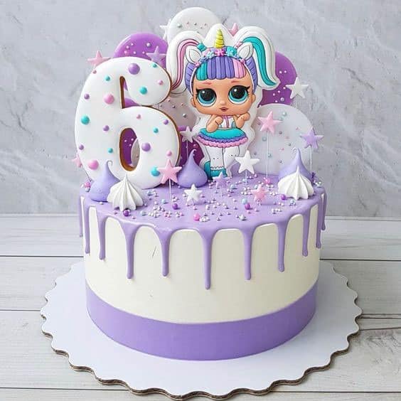 مدل کیک تولد دخترانه عروسکی خامه ای با تزیین کوکی  