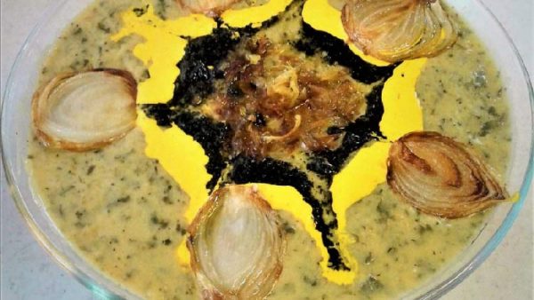 ایده تزیین آش کشک با پیاز